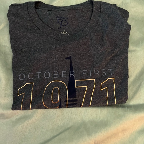 NEW Disney Passholder T-Shirt XXL - Picture 3 of 4